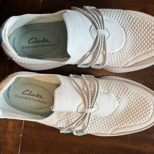 Clarks Cloudsteppers Cream Knit Sneakers